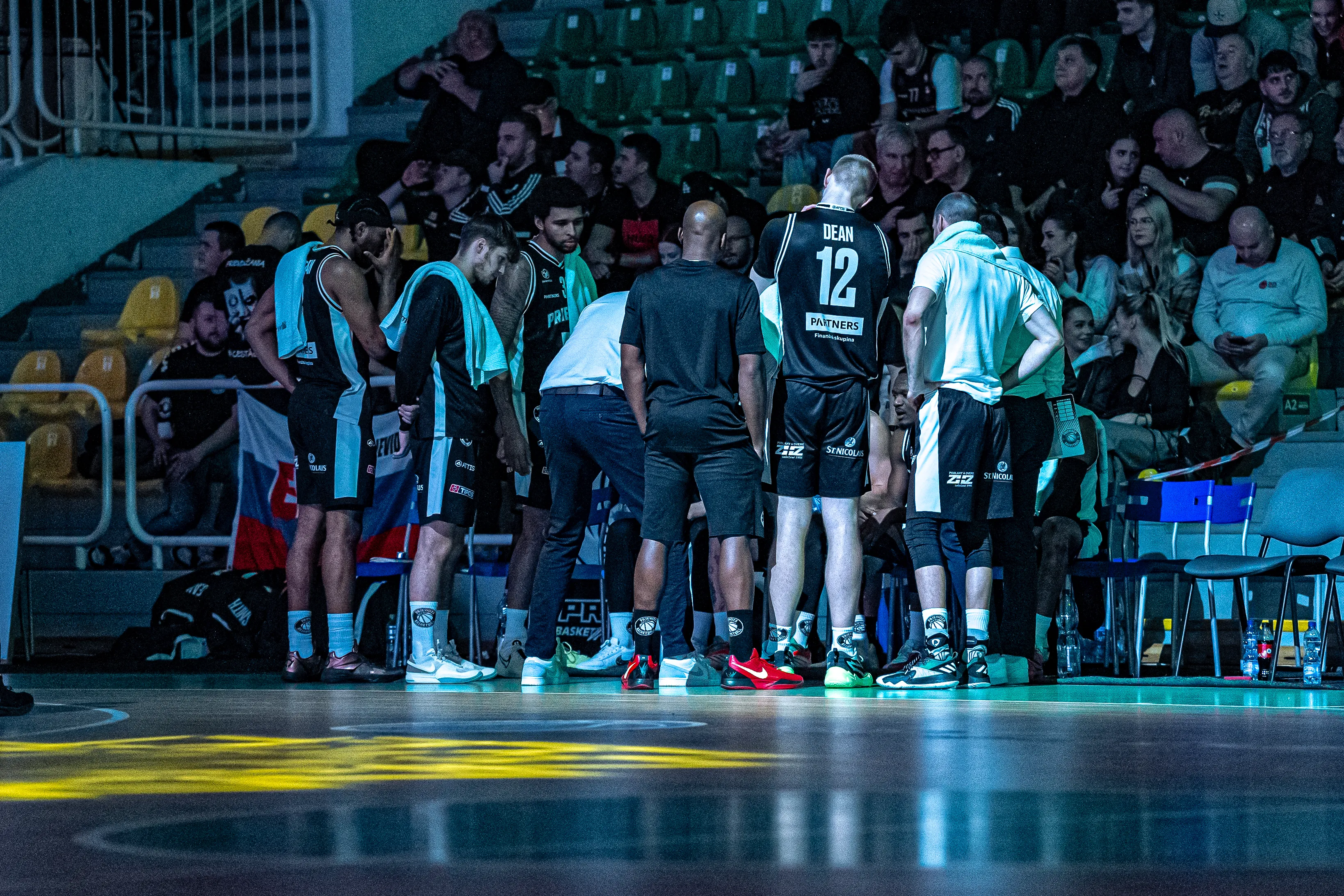 Zápas Prievidze s Levicami opäť priniesol reklamu na basketbal 6 DSC0478720250115215230