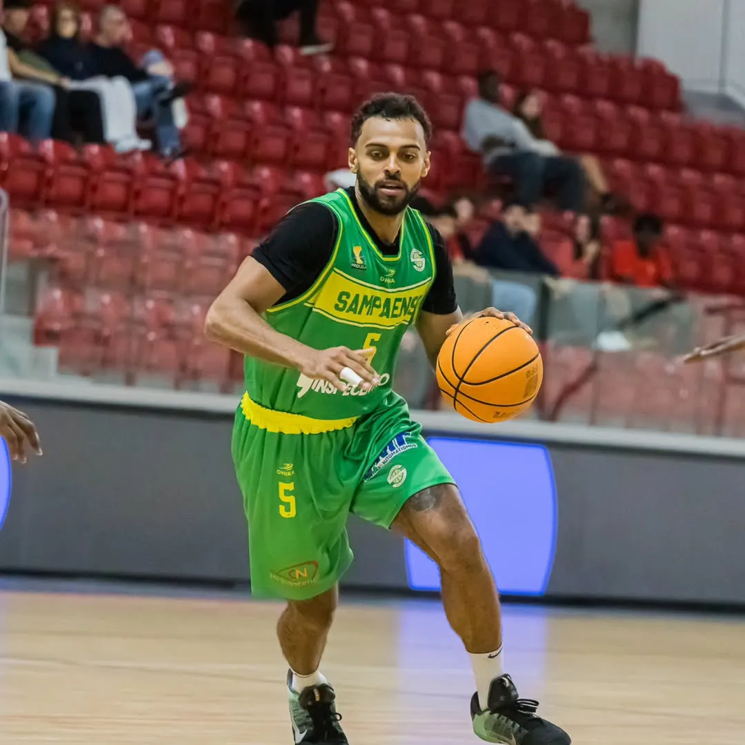Posila so zaujímavým pozadím 5 Jaaden Lewis 220250804114308