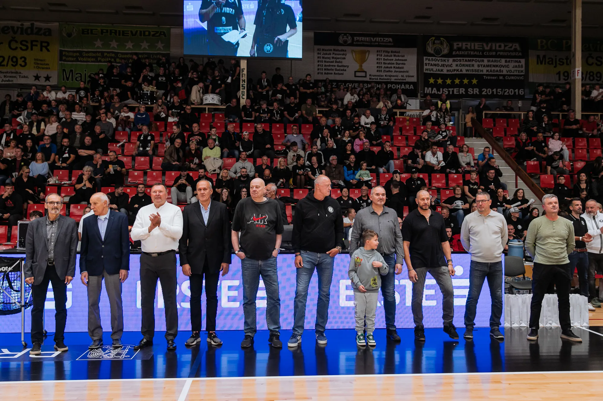 Ocenili sme legendy pri príležitosti 30. výročia majstrovského titulu 6 cibona 13720251005175351