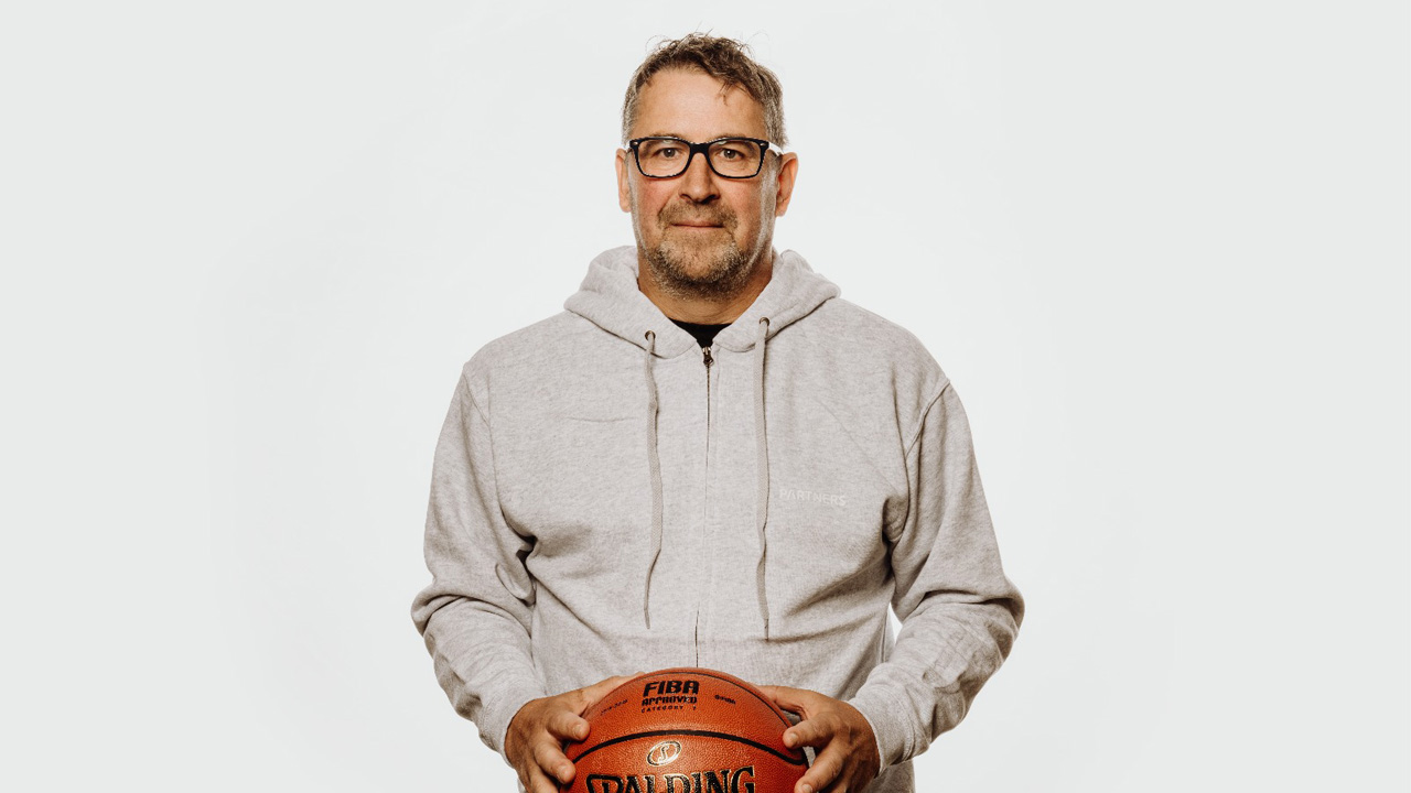 Hlavným trénerom B tímu Peter Sestrienka, prvý zápas už v nedeľu