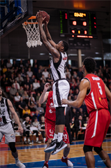 BC Prievidza- MBK Rieker Com-Therm Komárno 96:74 (foto: Vladimír Králik)