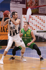 BC Prievidza – Patrioti Levice 105:81 (foto: Ladislav Szibilla)