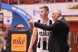 BC Prievidza – Patrioti Levice 105:81 (foto: Ladislav Szibilla)