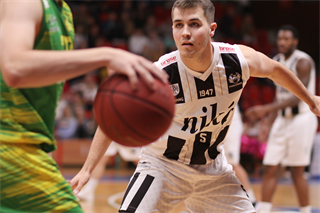 BC Prievidza – Patrioti Levice 105:81 (foto: Ladislav Szibilla)