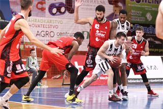 BC Prievidza – MBK Rieker COM-Therm Komárno 101:73  (foto: Ladislav Szibilla)