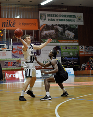 BC Prievidza – Inter Bratislava 49:56* (foto: Barbora Bařinová)
