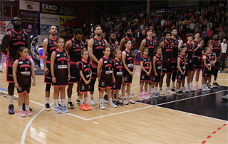5. kolo TIPOS SBL: BC Prievidza - Košice Wolves 90:79 (Ladislav Szibilla)	