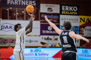 29. kolo TIPOS SBL: BC Prievidza - BKM Mimel Lučenec 83:90 (Vladimír Králik)