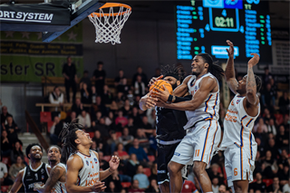 29. kolo TIPOS SBL: BC Prievidza - BKM Mimel Lučenec 83:90 (Vladimír Králik)
