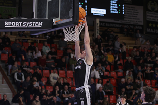 31. kolo TIPOS SBL: BC Prievidza : Spišskí Rytieri 110:77 (Ladislav Szibilla)