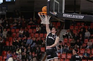 31. kolo TIPOS SBL: BC Prievidza : Spišskí Rytieri 110:77 (Ladislav Szibilla)