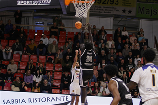 33. kolo TIPOS SBL: BC Prievidza : Iskra Svit 104:72 (Ladislav Szibilla)