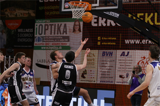 33. kolo TIPOS SBL: BC Prievidza : Iskra Svit 104:72 (Ladislav Szibilla)