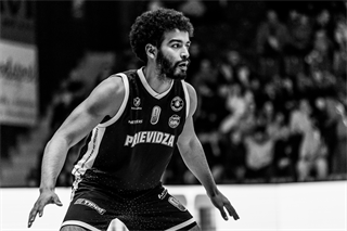 33. kolo TIPOS SBL: BC Prievidza - Iskra Svit 104:72 (Vladimír Králik)