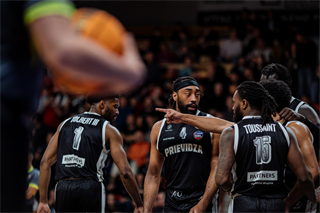 33. kolo TIPOS SBL: BC Prievidza - Iskra Svit 104:72 (Vladimír Králik)