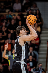 33. kolo TIPOS SBL: BC Prievidza - Iskra Svit 104:72 (Vladimír Králik)