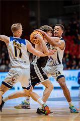 33. kolo TIPOS SBL: BC Prievidza - Iskra Svit 104:72 (Vladimír Králik)