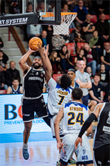 33. kolo TIPOS SBL: BC Prievidza - Iskra Svit 104:72 (Vladimír Králik)