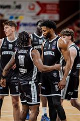 33. kolo TIPOS SBL: BC Prievidza - Iskra Svit 104:72 (Vladimír Králik)