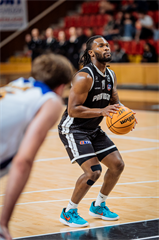 33. kolo TIPOS SBL: BC Prievidza - Iskra Svit 104:72 (Vladimír Králik)