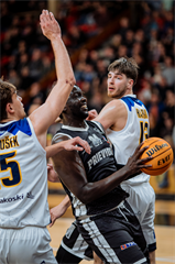 33. kolo TIPOS SBL: BC Prievidza - Iskra Svit 104:72 (Vladimír Králik)