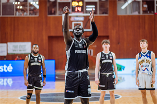 33. kolo TIPOS SBL: BC Prievidza - Iskra Svit 104:72 (Vladimír Králik)