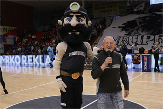35. kolo TIPOS SBL: BC Prievidza : BC Slovan Bratislava 70:81 (Ladislav Szibilla)