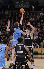 35. kolo TIPOS SBL: BC Prievidza : BC Slovan Bratislava 70:81 (Ladislav Szibilla)