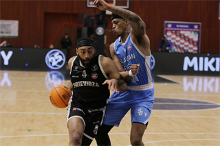 35. kolo TIPOS SBL: BC Prievidza : BC Slovan Bratislava 70:81 (Ladislav Szibilla)