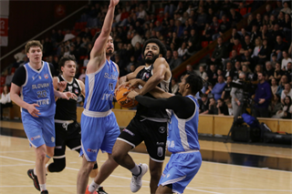 35. kolo TIPOS SBL: BC Prievidza : BC Slovan Bratislava 70:81 (Ladislav Szibilla)