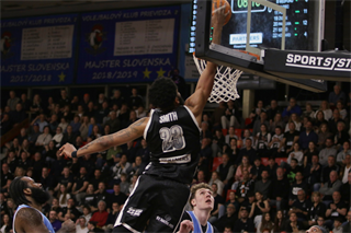 35. kolo TIPOS SBL: BC Prievidza : BC Slovan Bratislava 70:81 (Ladislav Szibilla)