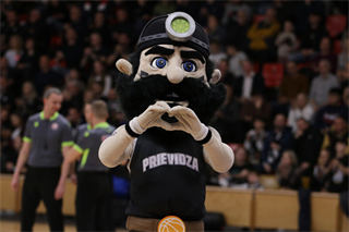 35. kolo TIPOS SBL: BC Prievidza : BC Slovan Bratislava 70:81 (Ladislav Szibilla)