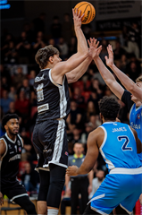 35. kolo TIPOS SBL: BC Prievidza - BC Slovan Bratislava 70:81 (Vladimír Králik)