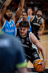 35. kolo TIPOS SBL: BC Prievidza - BC Slovan Bratislava 70:81 (Vladimír Králik)