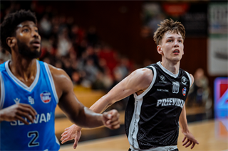 35. kolo TIPOS SBL: BC Prievidza - BC Slovan Bratislava 70:81 (Vladimír Králik)