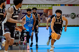 35. kolo TIPOS SBL: BC Prievidza - BC Slovan Bratislava 70:81 (Vladimír Králik)