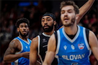35. kolo TIPOS SBL: BC Prievidza - BC Slovan Bratislava 70:81 (Vladimír Králik)