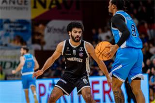 35. kolo TIPOS SBL: BC Prievidza - BC Slovan Bratislava 70:81 (Vladimír Králik)