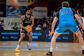 35. kolo TIPOS SBL: BC Prievidza - BC Slovan Bratislava 70:81 (Vladimír Králik)