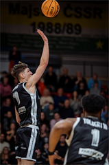 35. kolo TIPOS SBL: BC Prievidza - BC Slovan Bratislava 70:81 (Vladimír Králik)