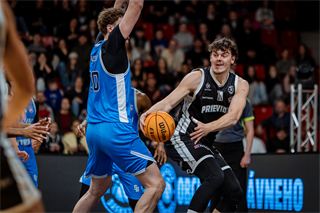 35. kolo TIPOS SBL: BC Prievidza - BC Slovan Bratislava 70:81 (Vladimír Králik)