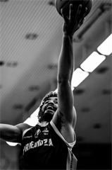 35. kolo TIPOS SBL: BC Prievidza - BC Slovan Bratislava 70:81 (Vladimír Králik)