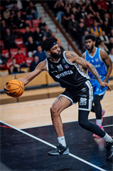 35. kolo TIPOS SBL: BC Prievidza - BC Slovan Bratislava 70:81 (Vladimír Králik)