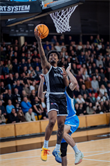 35. kolo TIPOS SBL: BC Prievidza - BC Slovan Bratislava 70:81 (Vladimír Králik)