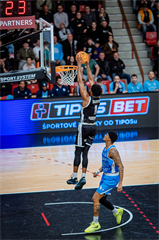 35. kolo TIPOS SBL: BC Prievidza - BC Slovan Bratislava 70:81 (Vladimír Králik)