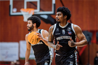 35. kolo TIPOS SBL: BC Prievidza - BC Slovan Bratislava 70:81 (Vladimír Králik)