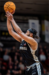 35. kolo TIPOS SBL: BC Prievidza - BC Slovan Bratislava 70:81 (Vladimír Králik)