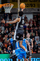 35. kolo TIPOS SBL: BC Prievidza - BC Slovan Bratislava 70:81 (Vladimír Králik)