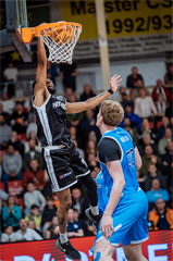 35. kolo TIPOS SBL: BC Prievidza - BC Slovan Bratislava 70:81 (Vladimír Králik)