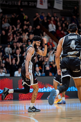 35. kolo TIPOS SBL: BC Prievidza - BC Slovan Bratislava 70:81 (Vladimír Králik)